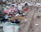 "سيبها علينا".. شكوى من تراكم المقامة بشارع محمد نجيب بالمرج