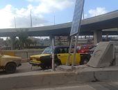 تكدس السيارات بالطرق الصحراوى بالإسكندرية وانتشار مرورى لفتح الطريق