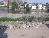 قارئ يشكو تراكم القمامة ومخلفات البناء بمدخل قرية دميرة الجديدة فى الدقهلية