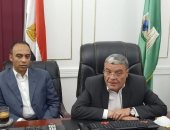 محافظ المنيا يطمئن على الوضع العام بمستشفى العزل بملوي عبر الفيديو كونفرانس