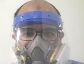 الجيش الأبيض.. طارق طبيب أسنان على خط مواجهة كورونا بالإسكندرية