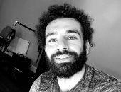 محافظ على الفورمة..محمد صلاح يستعرض لياقته رغم العزل المنزلي بصورة جديدة