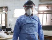 الجيش الأبيض.. أحمد طبيب صدرية على خط مواجهة كورونا بمستشفى صدر العباسية