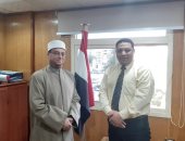 "أوقاف السويس" تتبرع لمديرية الصحة بأدوات طبية لمواجهة كورونا.. صور