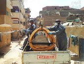 حملات تطهير لفرق مكافحة ناقلات الأمراض والملاريا لمكافحة كورونا بأسوان.. صور