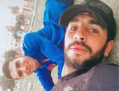 أيمن أشرف يتحدى كورونا بوصلة تدريب صباحية برفقة أحد أصدقائه