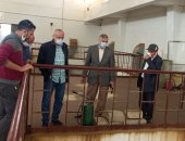 صور..نائب وزير الإسكان يتفقد سير العمل بمحطات الصرف بالقاهرة الجديدة