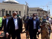 رئيس الوزراء يجرى جولة تفقدية بالعاصمة الإدارية الجديدة .. صور