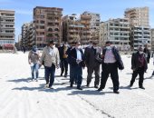 محافظ الإسكندرية يتفقد شواطئ وطرق غرب المدينة لرصد تنفيذ الإجراءات الاحترازية