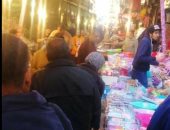 خوفا من انتشار الكورونا.. شكوى من ازدحام سوق بمنطقة المنشية فى الإسكندرية