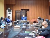 رئيس جامعة بنى سويف يستقبل وفد مجلس الوزراء لمناقشة أنظمة الحوكمة الإلكترونية