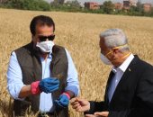 وزير التعليم العالى يختتم زيارته لجامعة المنوفية بتفقد مزرعة الراهب