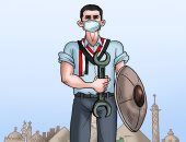 "المصريين في أزمة كورونا.. يد تحمى ويد تنتج".. كاريكاتير بريشة أحمد قاعود