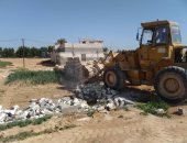 صور.. إسترداد 3700 متر من أراضى الدولة فى حملة مكبرة ببرج العرب 