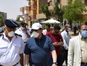 صور.. جولة لمحافظ أسوان بالأسواق لمتابعة إجراءات التعقيم وتوافر السلع