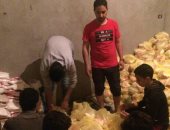 الخير فى المصريين.. أهالى قرية صناديد بطنطا يوزعون شنط رمضان