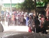 خوفا من كورونا.. شكوى من زحام شديد أمام مكتب البريد بالمعادى