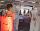 صور.. شركة المترو تواصل أعمال تعقيم وتطهير المحطات والقطارات ضد كورونا
