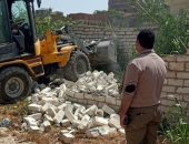 صور .. إزالة التعديات عن 450 مترا من أراضى الدولة شرق الإسكندرية