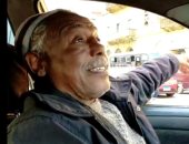 شاهد كيف يحمى "عم محمود" سائق التاكسى نفسه من كورونا