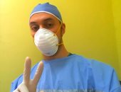 الجيش الأبيض.. حسام على خط مواجهة كورونا بإدارة مكافحة العدوى بالشرقية