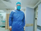 الجيش الأبيض.. عبد الله طبيب على خط مواجهة كورونا بمعهد القلب