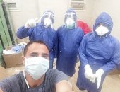 الجيش الأبيض.. ممرض مستشفى صدر ملوى على خط مواجهة كورونا