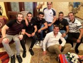 "مائدة إفطار" تجمع صالح جمعة مع كهربا فى أول أيام رمضان.. صور