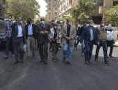 محافظ الجيزة يتفقد مشروعات الرصف للتأكد من عدم توقفها.. صور 