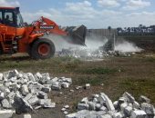 صور.. إزالة تعديات على الأراضى الزراعية بالبدرشين ومبانى مخالفة بأوسيم