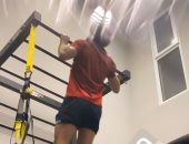 أنت أقوى من العزل.. محمد صلاح يجرى تدريبات فى المنزل للحفاظ على لياقته