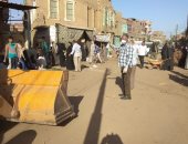 إغلاق سوق قريتى البطاخ والوقدة بسوهاج وتركيب كشافات الإانارة فى الشوارع 