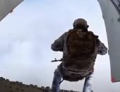 فريق مظلات روسى يهبط من ارتفاع 10 آلاف متر بالقطب الشمالى لأول مرة