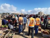 صور.. فض سوق اليمن بالعامرية غرب الإسكندرية لمخالفته الإجراءات الاحترازية
