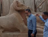 وزير الآثار يتفقد أعمال ترميم الكباش الأربعة تمهيدا لنقلها ميدان التحرير