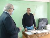 وكيل تعليم دمياط يوجه بمتابعة طلاب التعليم الفنى لتعريفهم بإعداد الأبحاث