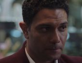 آسر ياسين يسعى لرد فلوس سرقها من نيللى كريم فى رابع حلقات "بـ100 وش"