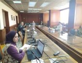 وزير الرى يناقش دراسة مناطق التوسع الأفقى فى الوادى الجديد