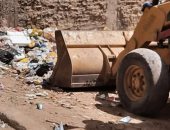 صور.. رفع 42 طن من القمامة والمخلفات بقرى مركز سوهاج 