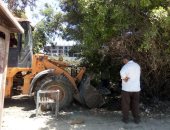 صور.. إيقاف أعمال بناء مخالفة بمحل تجارى وإزالة الأكشاك شرق الإسكندرية