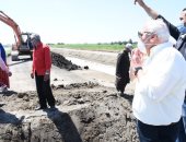 محافظ بورسعيد يقود حملة لإزالة 8 مزارع سمكية مخالفة على 40 فدان.. صور 