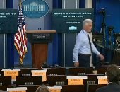الديلى ميل: فيديو من داخل البيت الأبيض لصحفيين يكشفان تلقيهما لقاح ضد كورونا