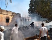 السيطرة على حريق نشب فى 6 منازل وأشجار نخيل بمدينة إسنا دون مصابين.. صور