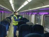 السكة الحديد تواصل تعقيم وتطهير القطارات والمحطات لمواجهة كورونا.. صور