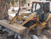 رفع 10 طن من الأتربة والمخلفات بقرى مركز المنشاة بسوهاج 