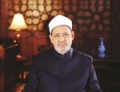 خالد الجندى يهنئ شيخ الأزهر لمنحه جائزة "الشخصية الإسلامية" الأولى