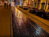 بالتزامن مع الحظر.. رصف شوارع رئيسية بحى الجمرك ووسط الإسكندرية.. صور