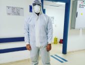 "جيشنا الأبيض".. "عمرو" أخصائى تمريض قسم الطوارئ على خط مواجهة كورونا