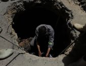 بالصور ..إصلاح كسر فى ماسورة مياه و صرف صحى غرب الإسكندرية