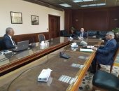 وزير الرى يتابع مشروعات حماية الشواطئ فى الإسكندرية وكفر الشيخ